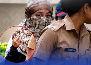 कोर्ट ले जाते समय सिया गोयल ने कैमरों के सामने दिखाई मिडिल फिंगर, मंगेतर की हत्या के आरोप में जांच जारी